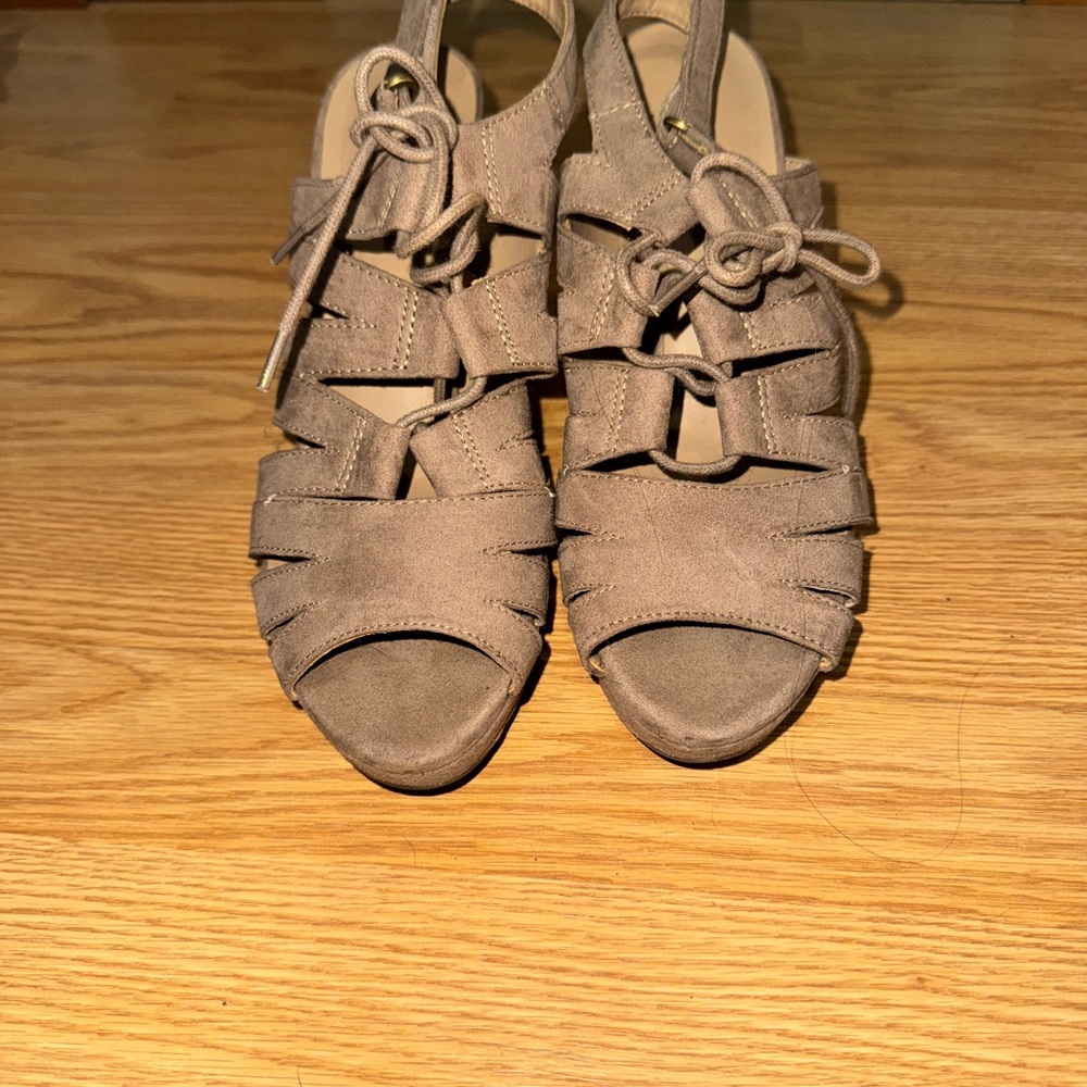 Naturalizer Women's Heels in Taupe